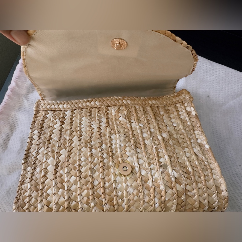 NWOT EPC Woven Straw Clutch - Picture 5 of 8
